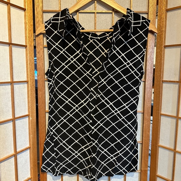 Cowl Neck Check Pattern Sleeveless Blouse - Picture 7 of 11